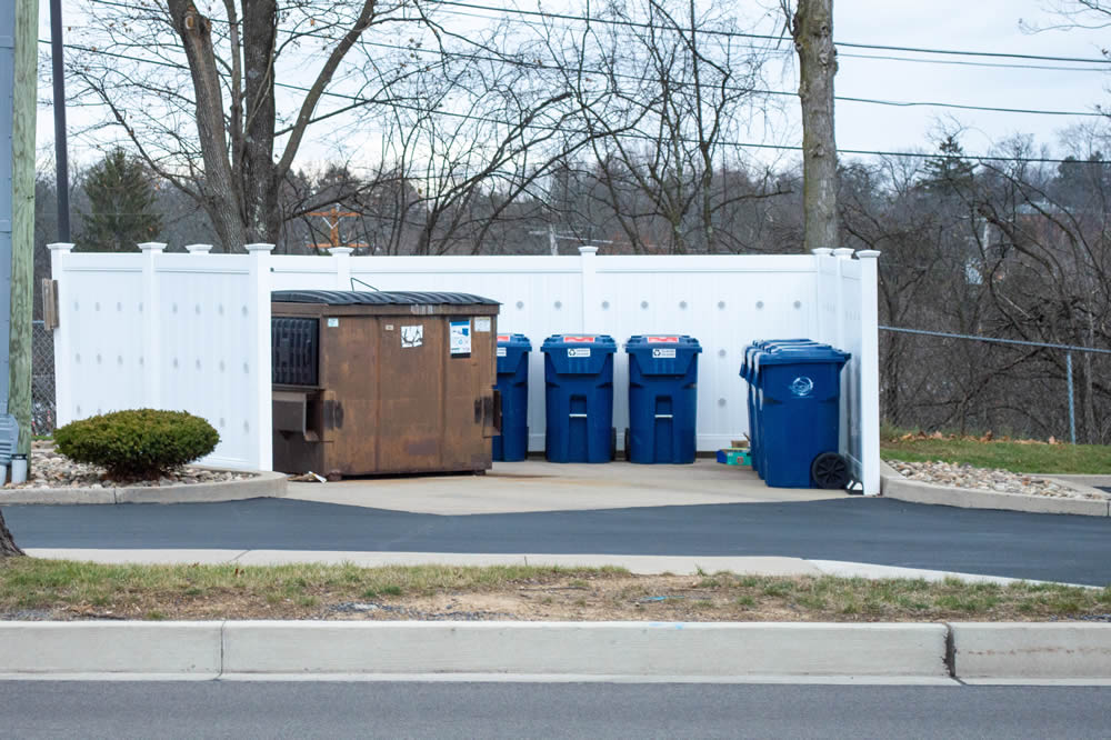 AdobeStock_1830031617 Dumpster Enclosures from Fusion Fence Company serving greater Cincinnati, OH, Northern Kentucky and Southeast Indiana