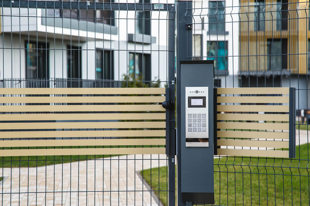 Entry Gates and Operators from Fusion Fence Company serving greater Cincinnati, OH, Northern Kentucky and Southeast Indiana