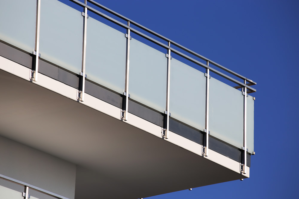 AdobeStock_320121082 Custom Railings & Handrails from Fusion Fence Company serving Greater Cincinnati, OH, Northern Kentucky and Southeast Indiana