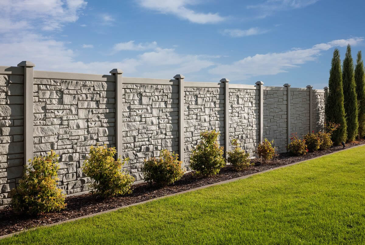CAT24_AMCOR_RES_Boulder_GrayGranite_008 Privacy Fences from Fusion Fence Company serving Greater Cincinnati, OH, Northern Kentucky and Southeast Indiana